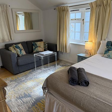 Private Entry Guesthouse Hideaway Hordle Экстерьер фото