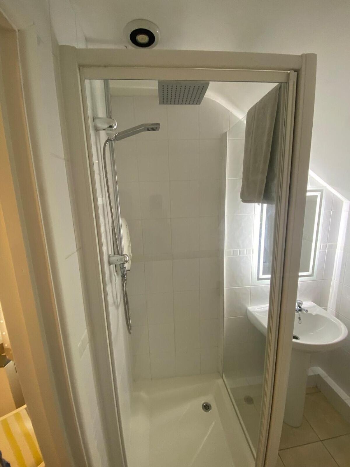 Private Entry Guesthouse Hideaway Hordle Экстерьер фото