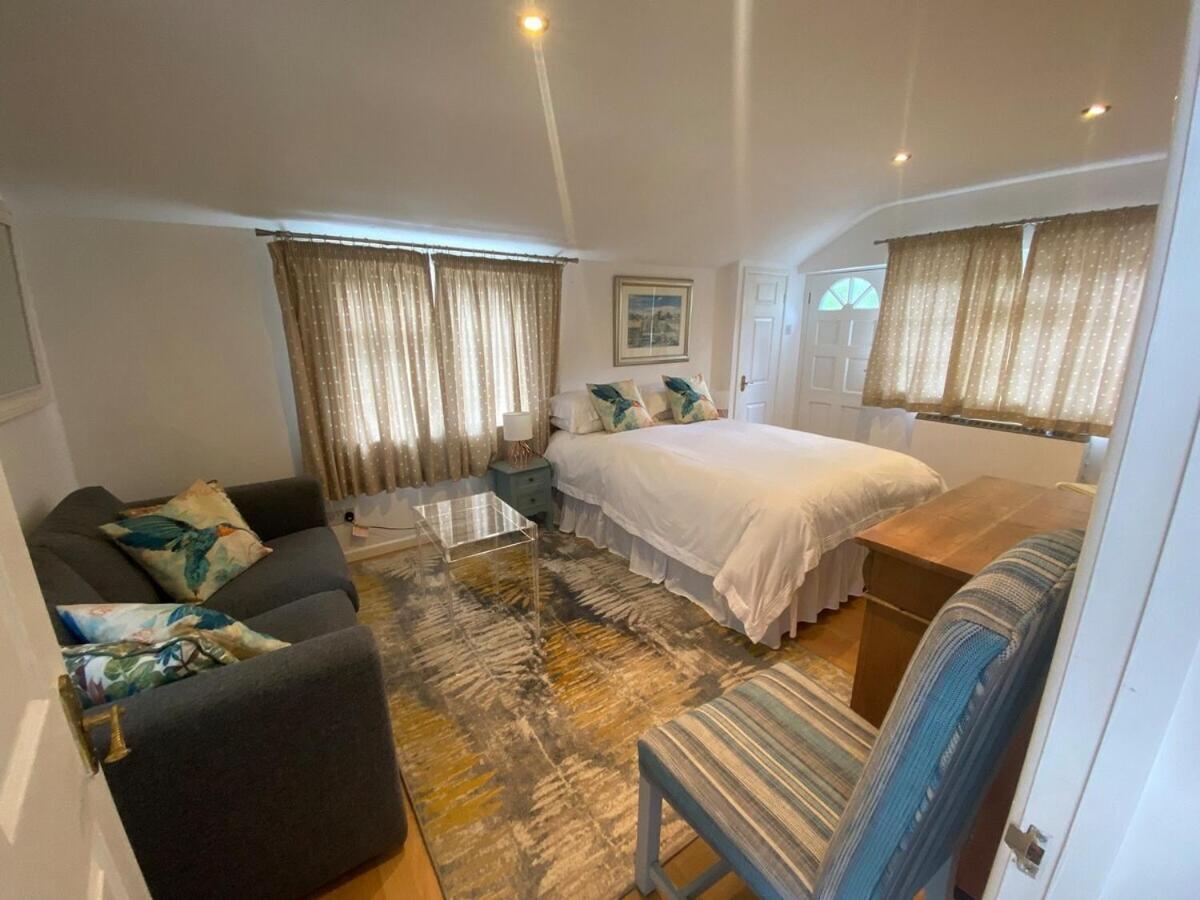 Private Entry Guesthouse Hideaway Hordle Экстерьер фото